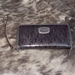 Michael Kors Wristlet Wallet